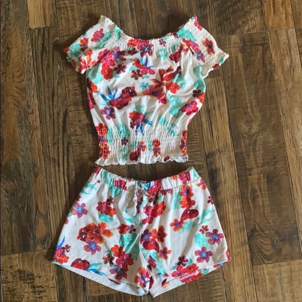 Kids-Floral short outfit